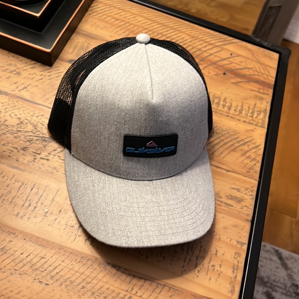 Quicksilver Mesh Back Hat